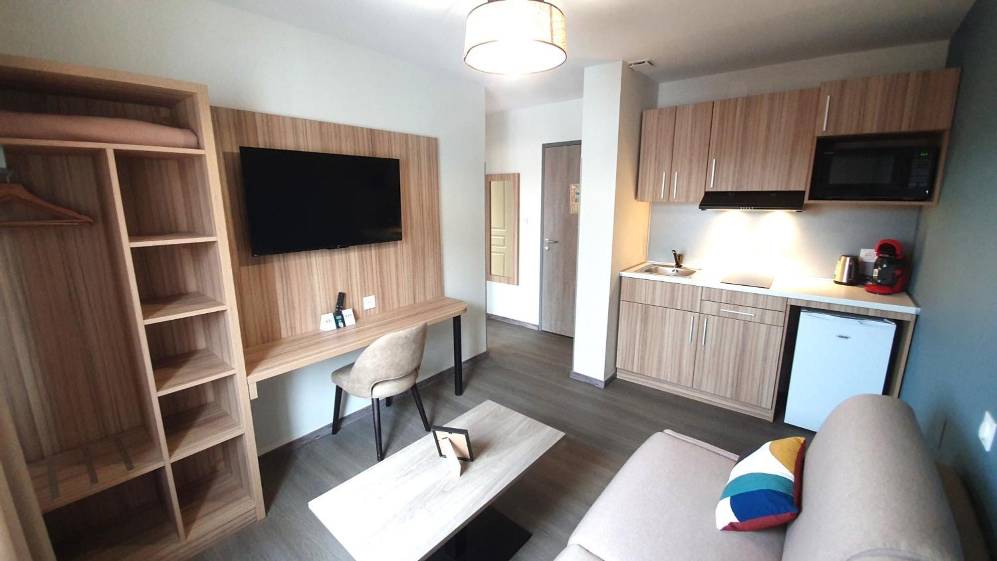 Logis Hotel - Les Pasteliers Lavaur  Exteriör bild